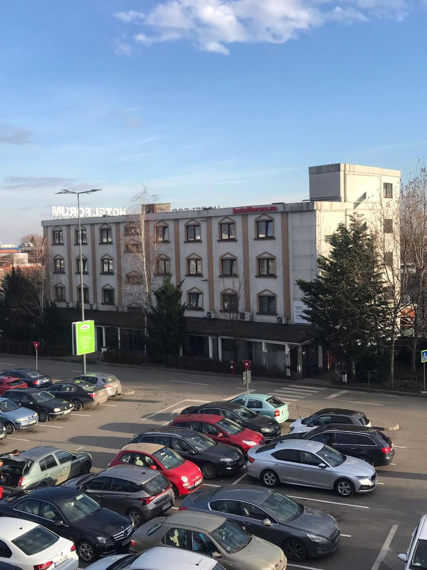 Hotel Forum Ploieşti Exterior foto