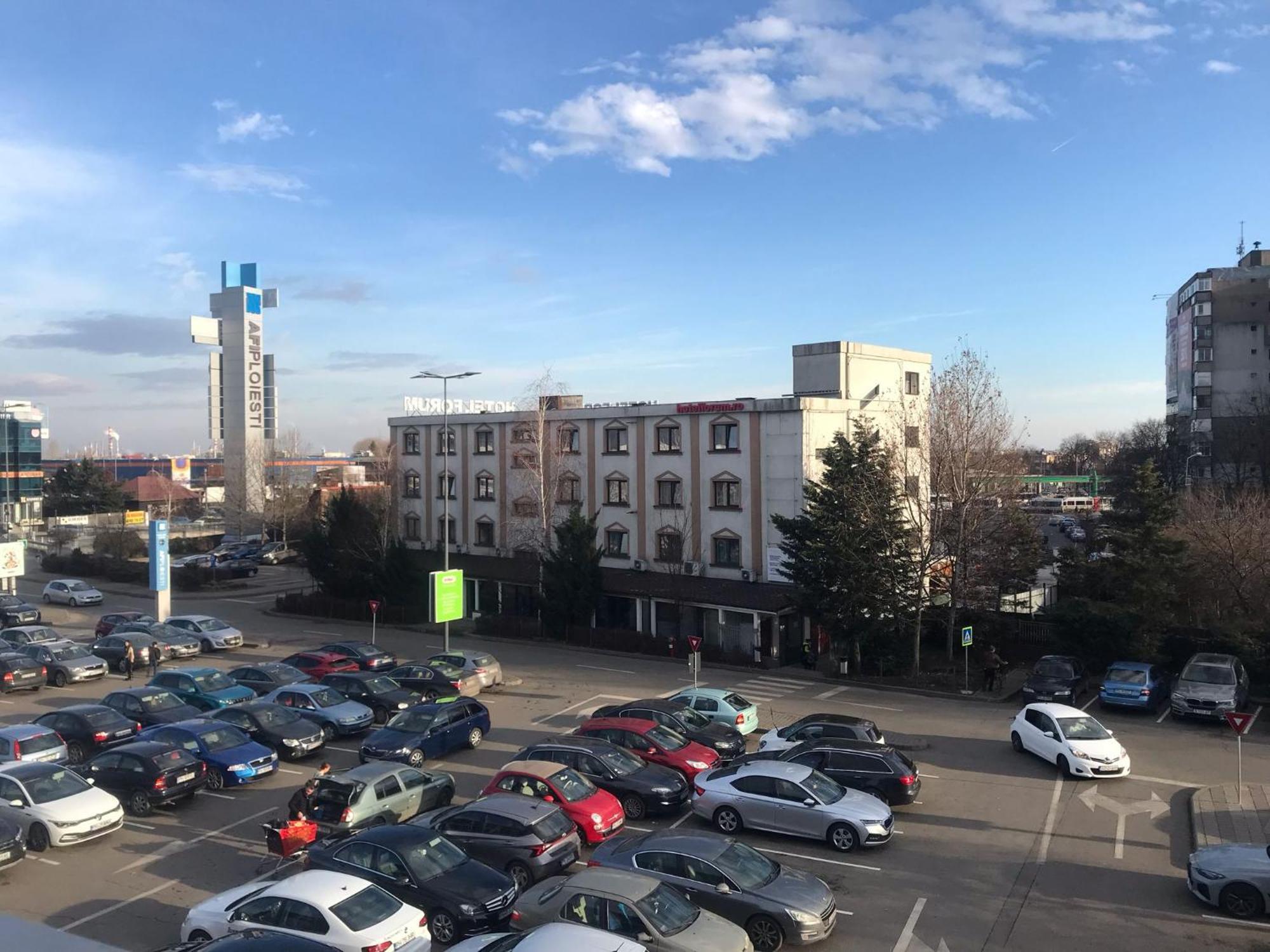 Hotel Forum Ploieşti Exterior foto